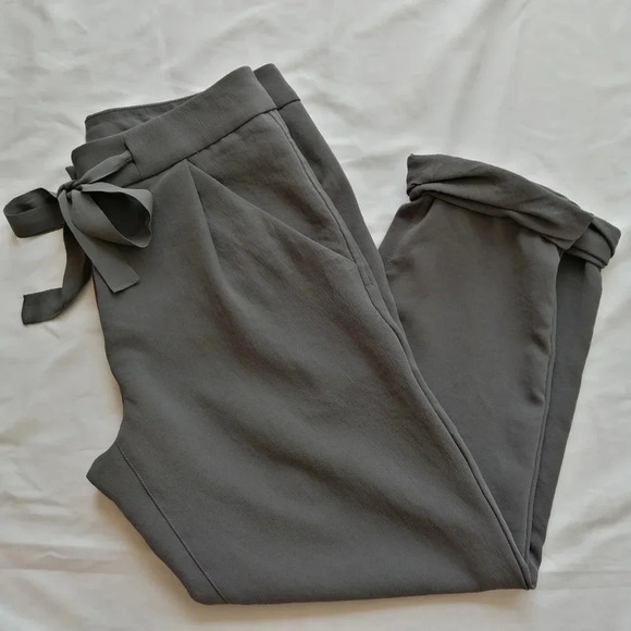 Aritzia Wilfred Allant Crepe Cropped Gray Trouser Pants Neutral Professional 2 - Picture 7 of 16
